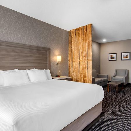 Comfort Inn & Suites Север Батлфорд Экстерьер фото