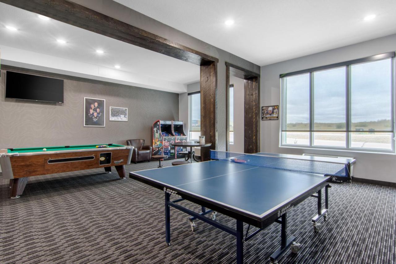 Comfort Inn & Suites Север Батлфорд Экстерьер фото