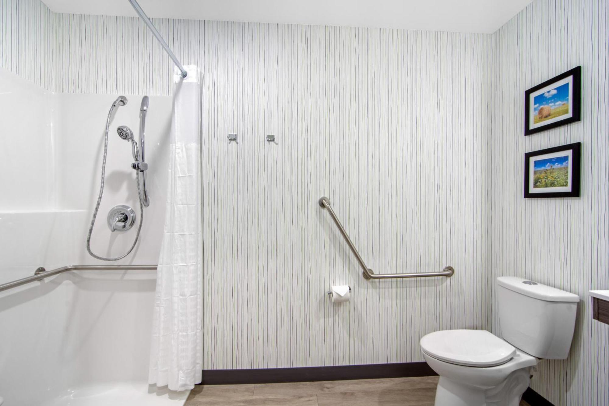 Comfort Inn & Suites Север Батлфорд Экстерьер фото