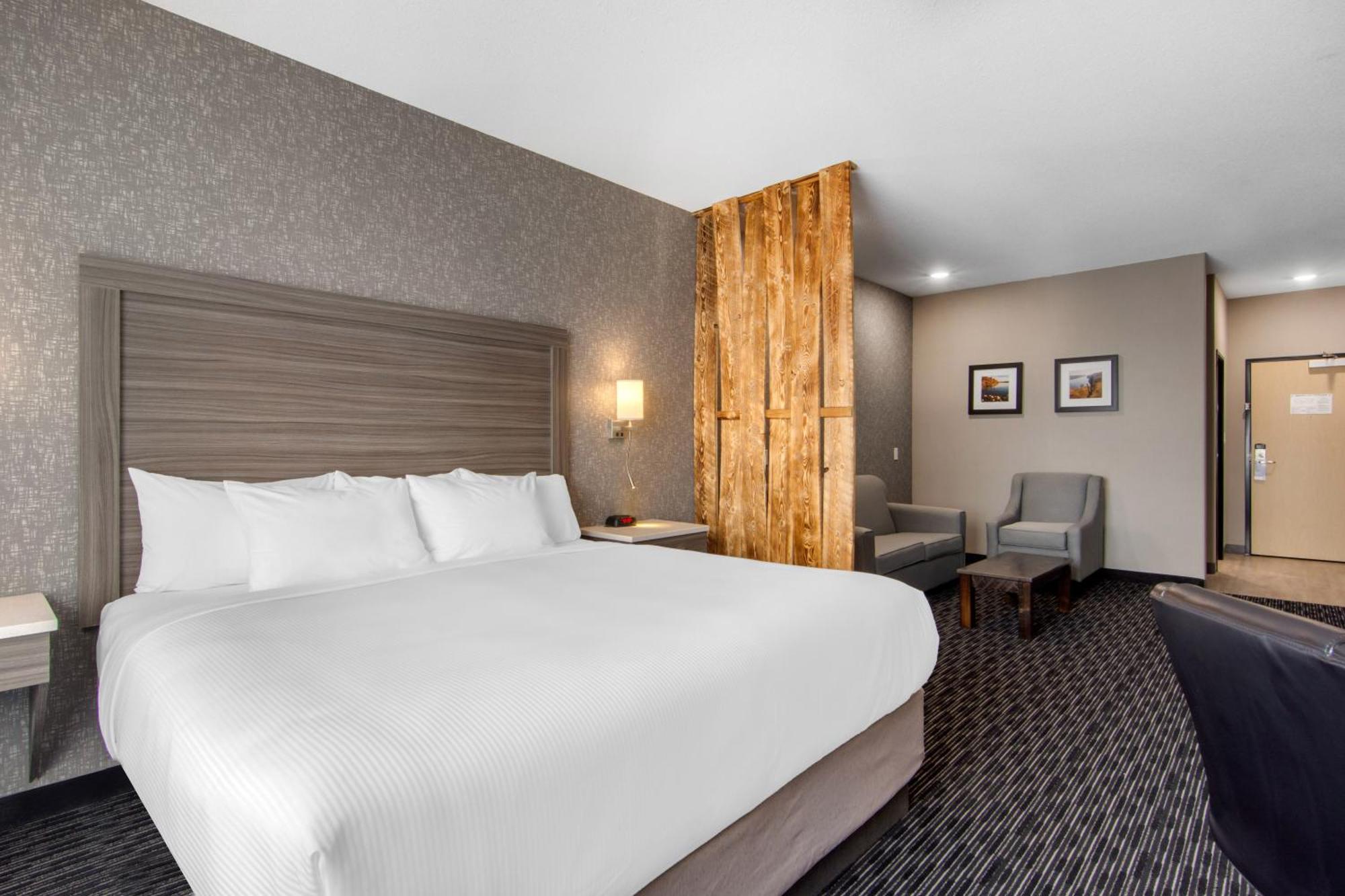 Comfort Inn & Suites Север Батлфорд Экстерьер фото
