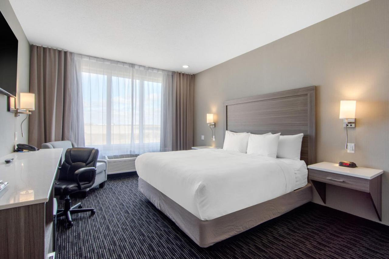 Comfort Inn & Suites Север Батлфорд Экстерьер фото